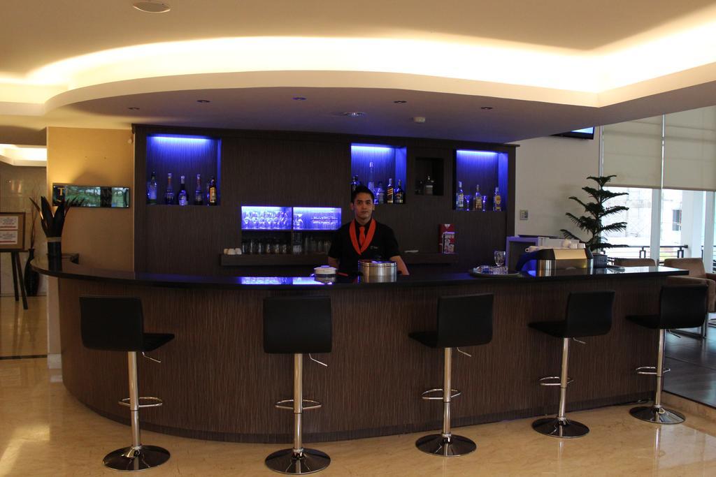 亚联总理酒店 加拉旺 外观 照片